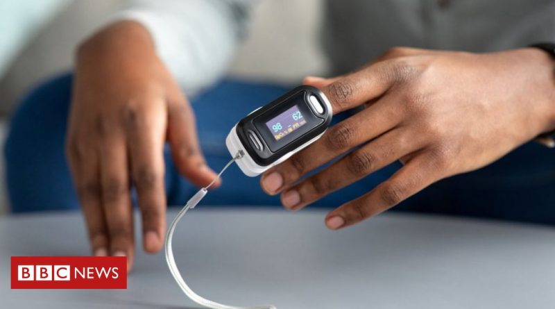 Covid: Pulse oxygen monitors work less well on darker skin, experts say
