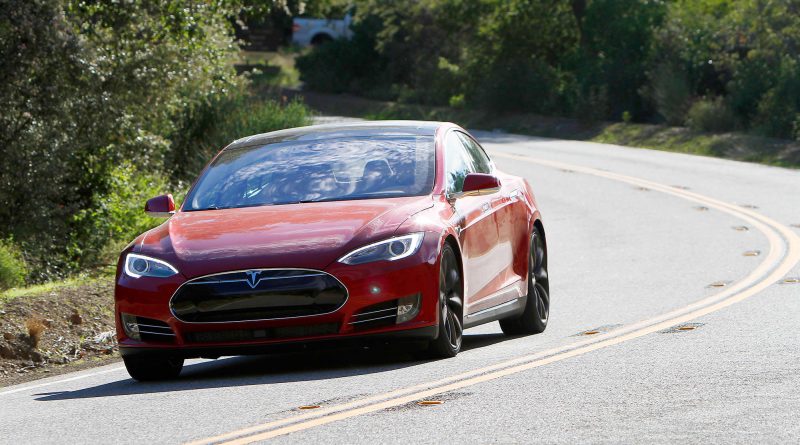Tesla owners could get $625 each in class action settlement over battery throttling