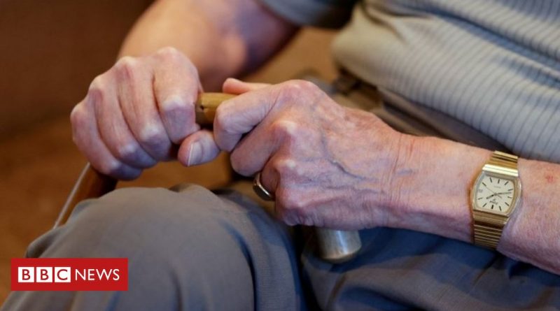 Covid-19: Older people commissioner urges more care home staff to get jab