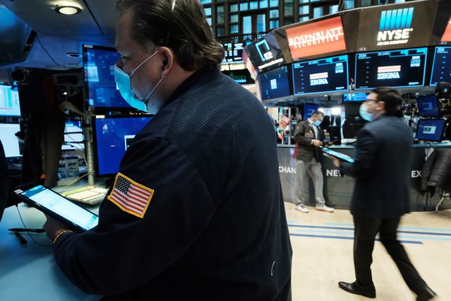 Stock Futures Are Mixed as Wall Street Begins Last Trading Week of 2021