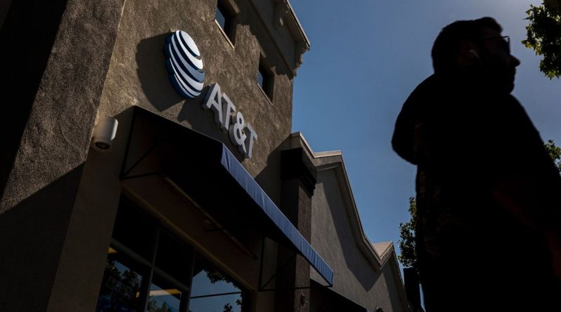 AT&T May Now Be Leaning Toward a Spinoff of Its Discovery Stake