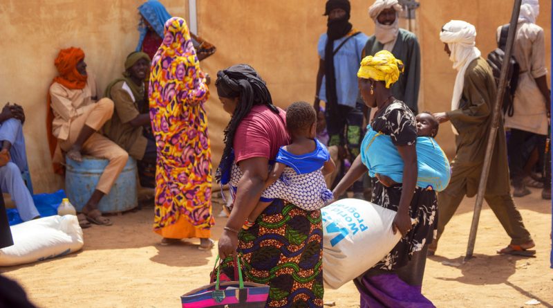 WFP provides food and cash-based assistance to Malian refugees in the Burkina Faso city of Dori, located in the Sahel region.