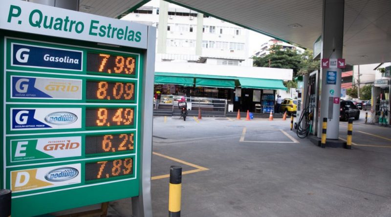 Petrobras Head Resigns as Bolsonaro Rages About Fuel Prices