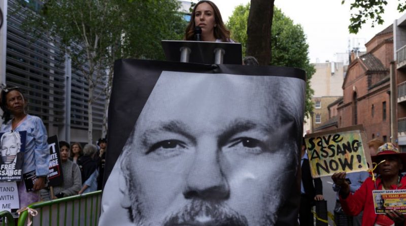 U.K. Government Approves Extradition of Julian Assange to US