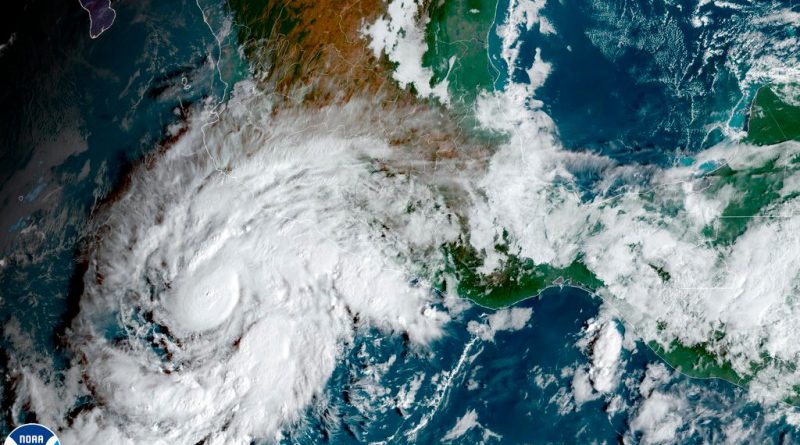 Major Hurricane Roslyn Heads Toward Mexico's Pacific Coast