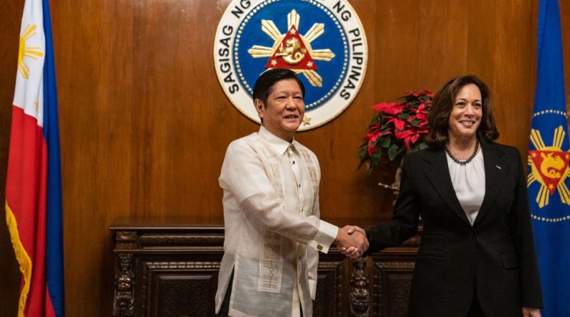 U.S. Vice President Kamala Harris meets with Philippines President Ferdinand "Bongbong" Marcos Jr. at Malacanang Palace in Manila on Nov. 21, 2022. (Haiyun Jiang—Pool/Getty Images)
