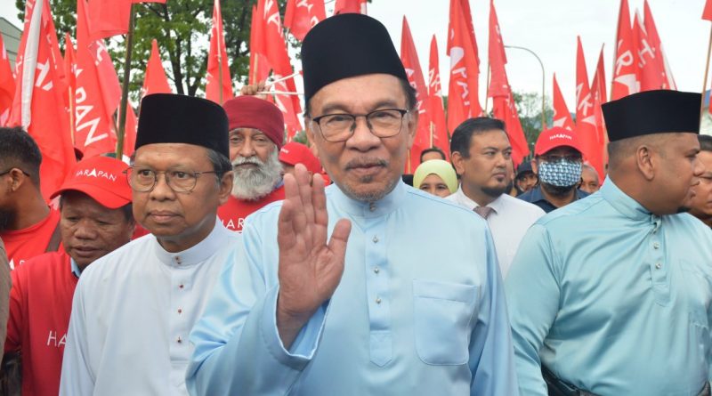 Malaysia King Names Reformist Leader Anwar Ibrahim as Prime Minister